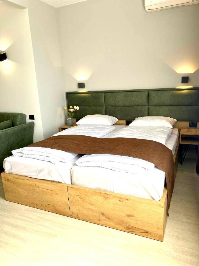 Апарт-Отель Nine Rooms Jerevan Exteriör bild
